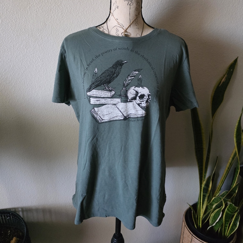 Torrid Edgar Allen Poe Raven T-shirt- 00
